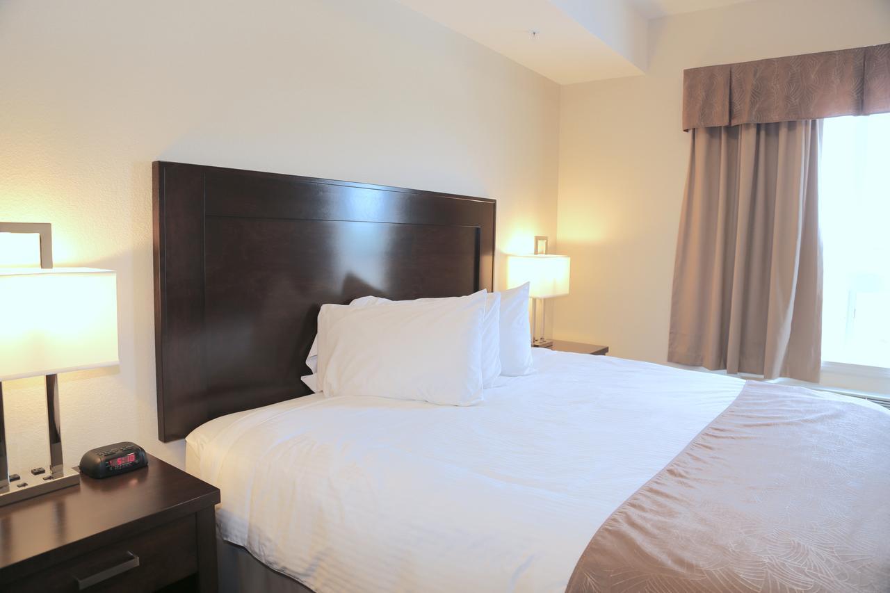 Prairie Moon Inn & Suites Macklin Eksteriør bilde